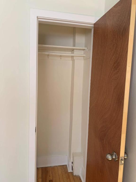 Superbe 4 ½ rénové avec grandes fenêtres | 3192630