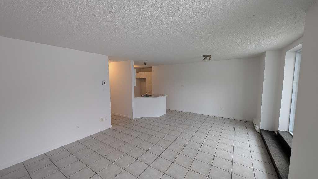 5 1/2 rénové demi sous sol bien éclairé dans 12 logements | 3192675