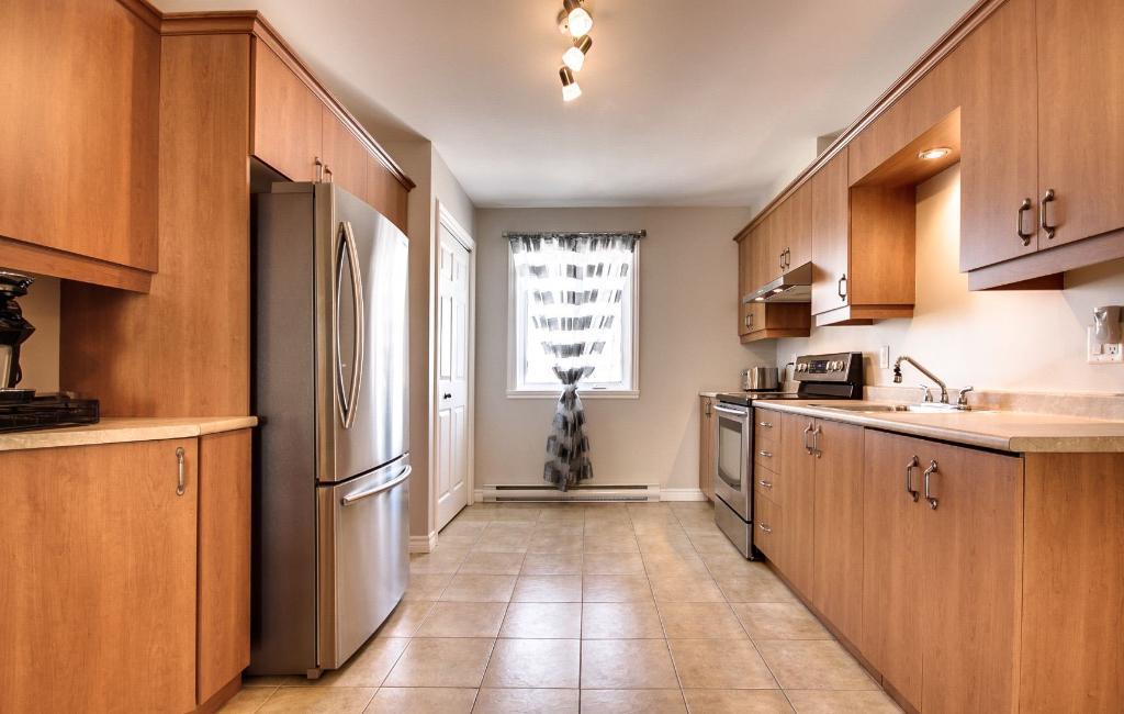 Grand condo 4 1/2 - Libre - Internet - Climatisation | 3192899