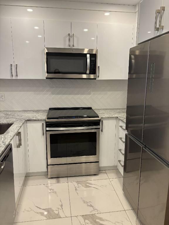 Appartement rénové et lumineux – Métro Côte-Sainte-Catherine | 3192903