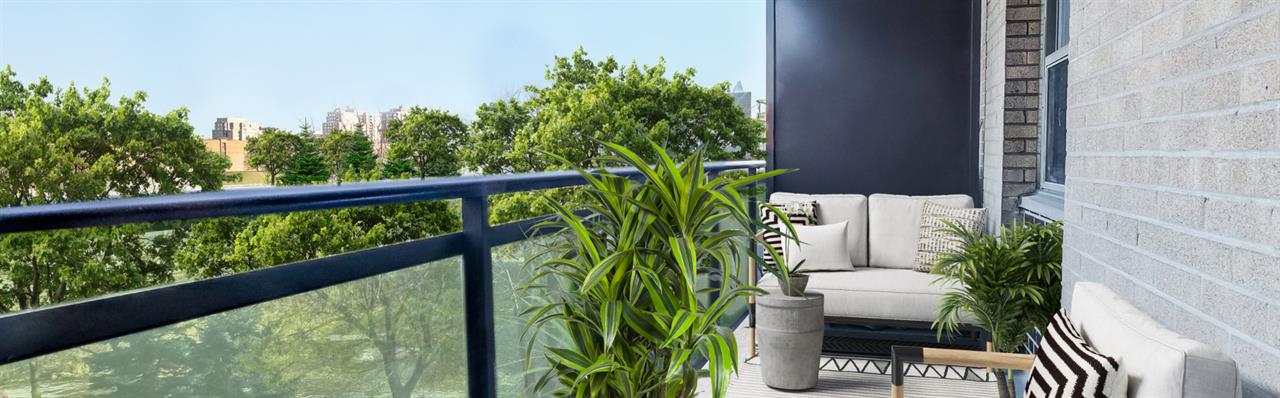 Upper Canada Drive | 3193188