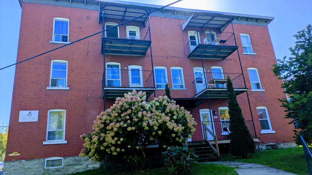 Grand 4 ½ à Sherbrooke 1050$/mois Disponible dès maintenant | 3193169