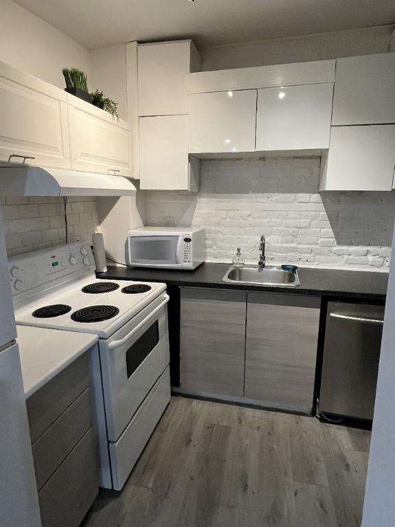 Très beau logement tout inclut metro berri | 3193439