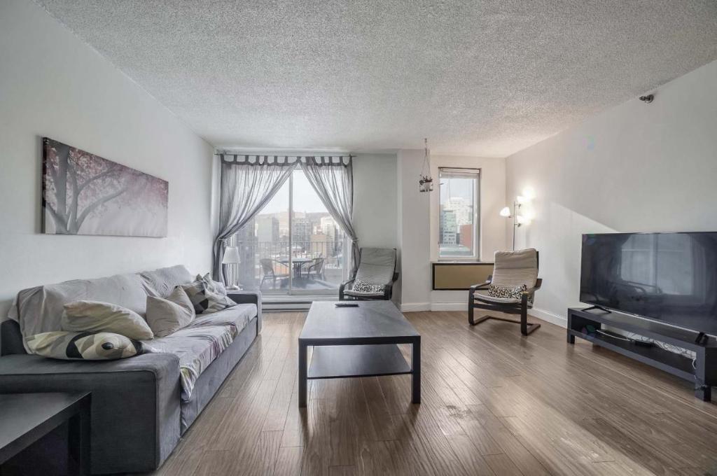 Top floor (12th) Fully-furnished penthouse $1,800/month Montreal - Condo / apartment for rent Ville-Marie | 3193478
