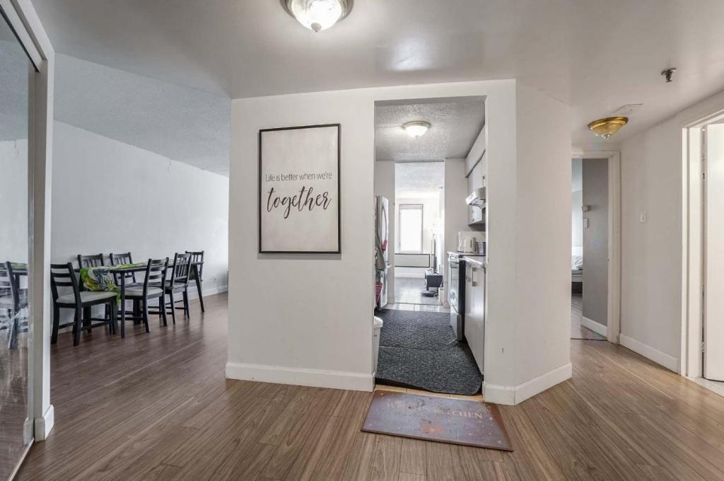 Top floor (12th) Fully-furnished penthouse $1,800/month Montreal - Condo / apartment for rent Ville-Marie | 3193478