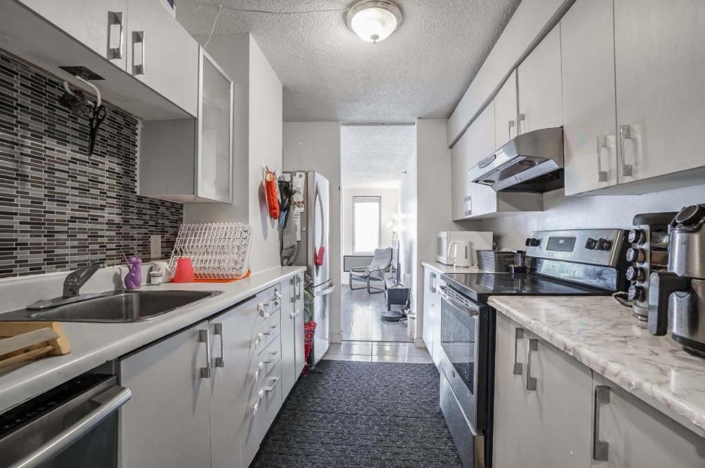 Top floor (12th) Fully-furnished penthouse $1,800/month Montreal - Condo / apartment for rent Ville-Marie | 3193478