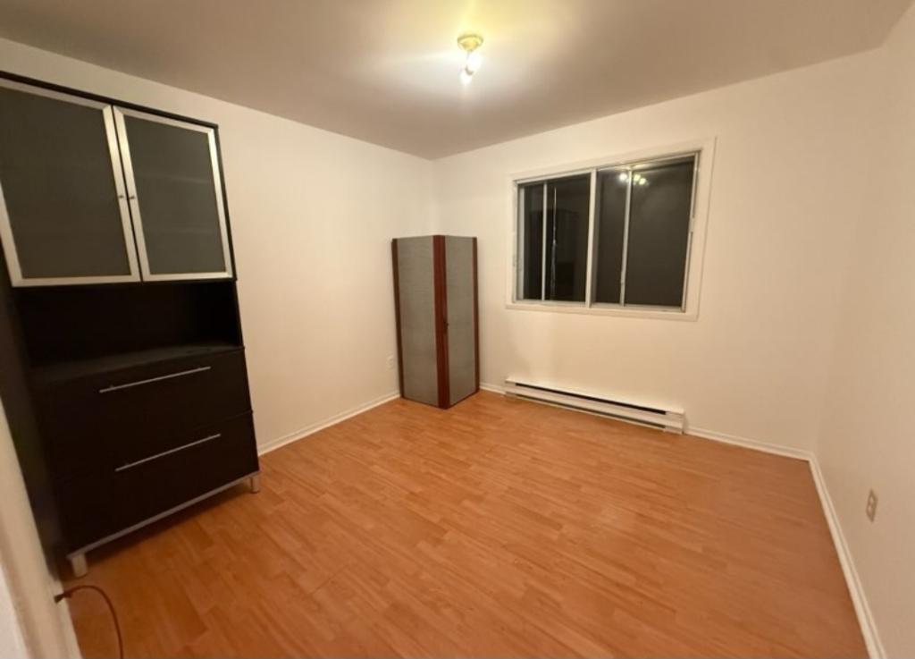 BEAU GRAND 4.5 LIBRE MAINTENANT RÉNOVÉ PEINTURÉ MONTREAL NORD | 3193824