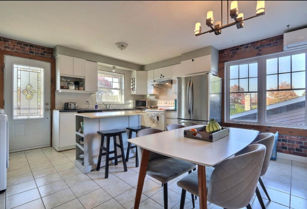 Beau grand 5 1/2 à louer! | 3194154