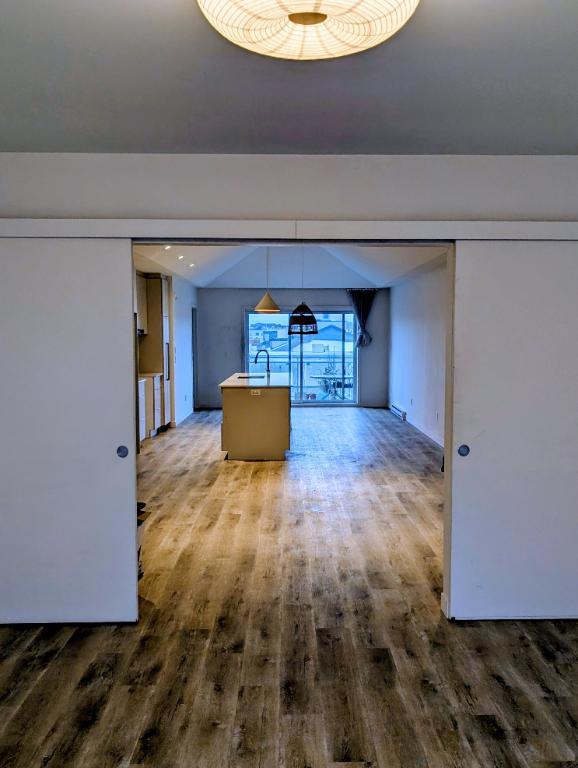 Grand 4 1/2 disponible maintenant | 3194422