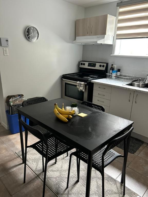 beau logement 3 1/2 dans demi sous-sol d'une résidence privée | 3198364