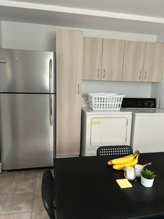 beau logement 3 1/2 dans demi sous-sol d'une résidence privée | 3198364