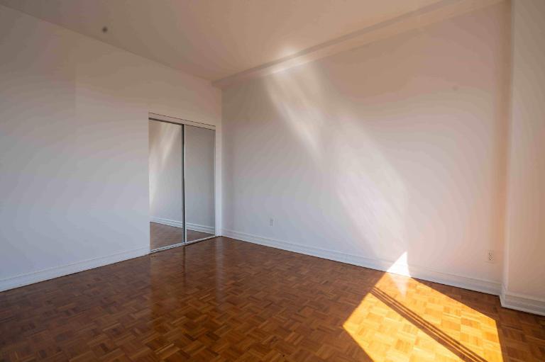 2 CH - 1 SDB - St-Laurent - $1,495 /mo | 3194991