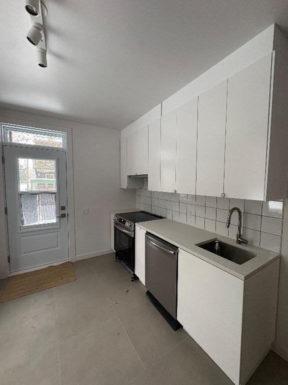 Superbe 6 1/2 rénové et disponible | 3195403