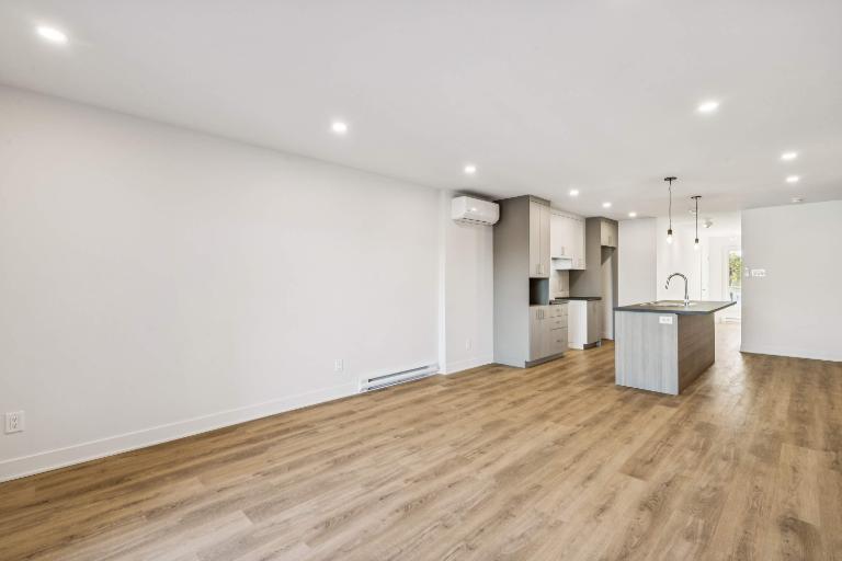 3 CH - 1 SDB - Salaberry-de-Valleyfield - $1,660 /mo | 3195876