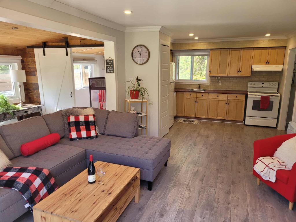 Maison Chalet disponible à la location mensuelle ou saisonnière - 4 1/2 pour 2, 3 personnes | 3196678