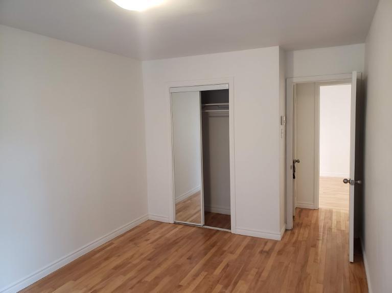 2 CH - 1 SDB - Saint-Laurent - $1,400 /mo | 3197050