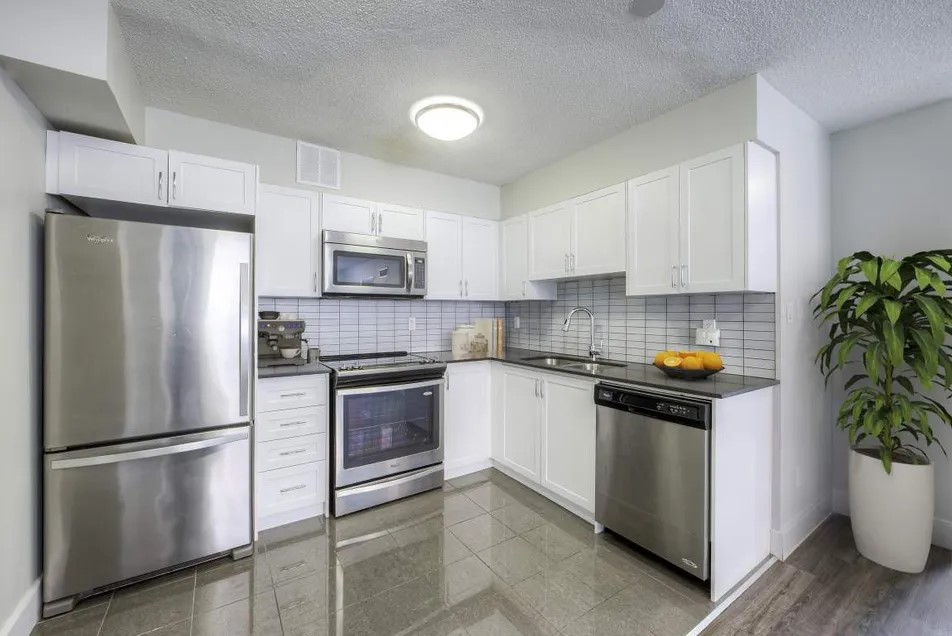 Dufferin Crossing | 3205610