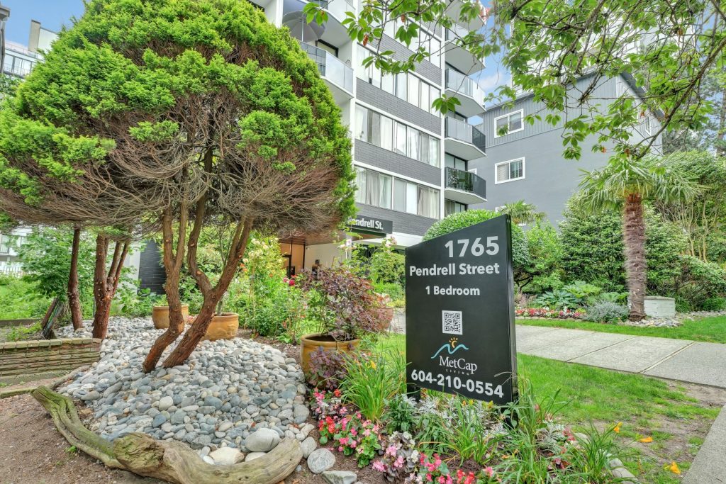 Sundowner Apartments | 3197859