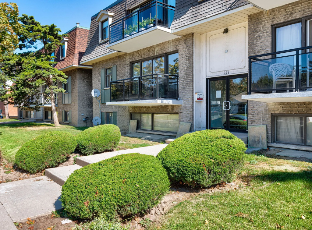 Whitehall Apartments | 3197878