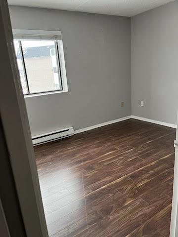 4 1/2 au rez de chaussée Propre Récemment peinturé immeuble paisible pres de rue principal des galeries et transport | 3197902