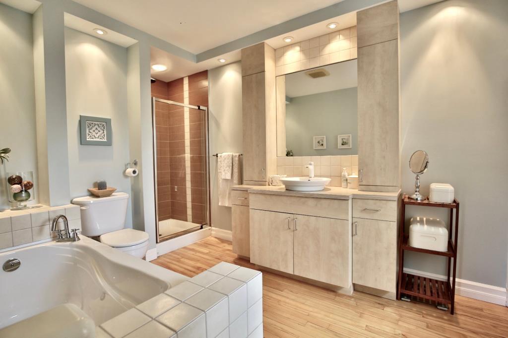 Beau grand 4 1/2 Vieux Longueuil | 3198683