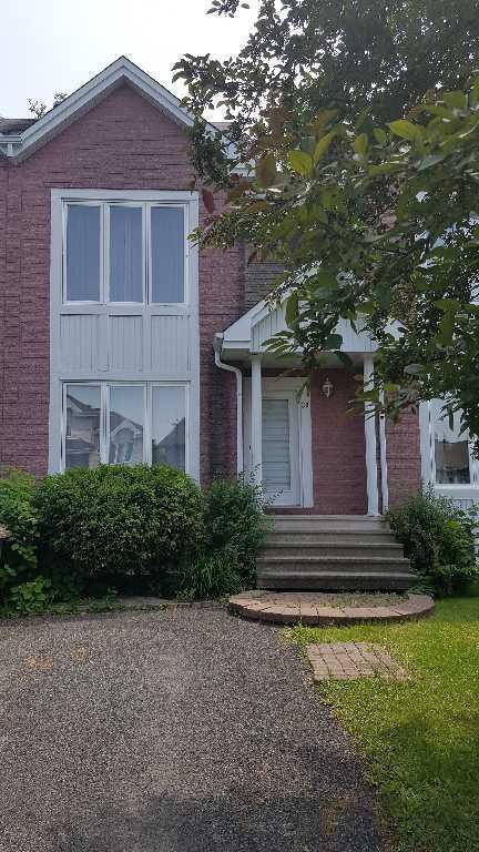 Jolie maison de ville 2 étage à louer à St-Basile Legrand | 3199701