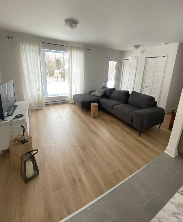 Grand 4 1/2 à l'étage | 3198924