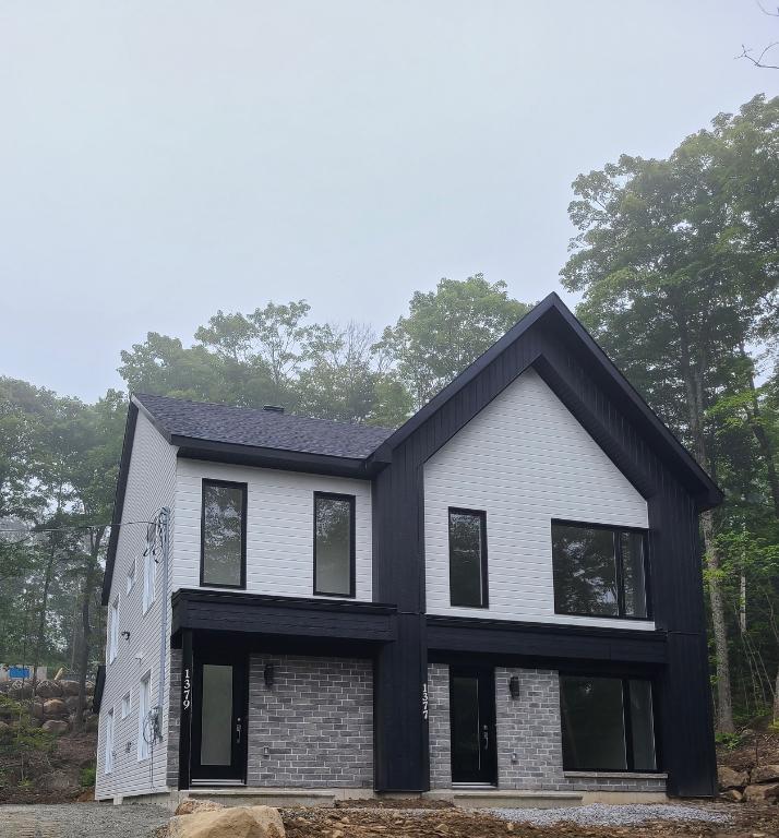 Grand 4 1/2 à l'étage | 3198924