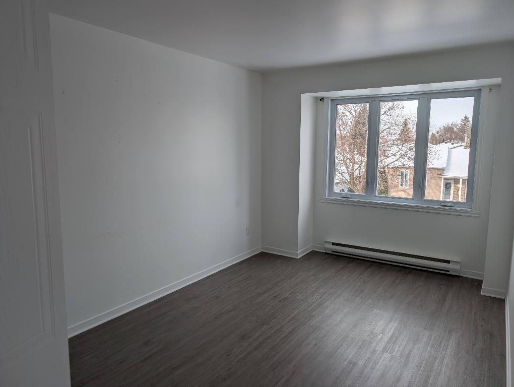 Appartement 5 1/2 rénové à louer à Sainte-Julie | 3198045