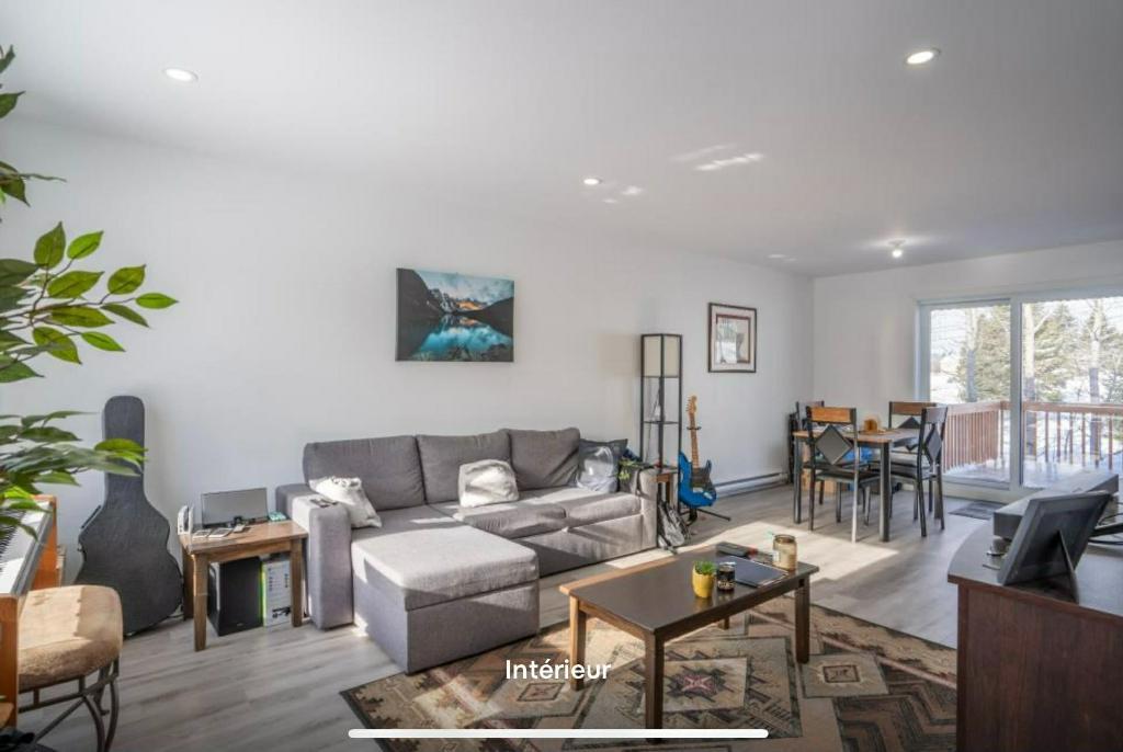 Jumelé neuf (2023) – 3 chambres – Thermopompe – Quartier calme – Disponible 1er janvier 2026 | 3198073