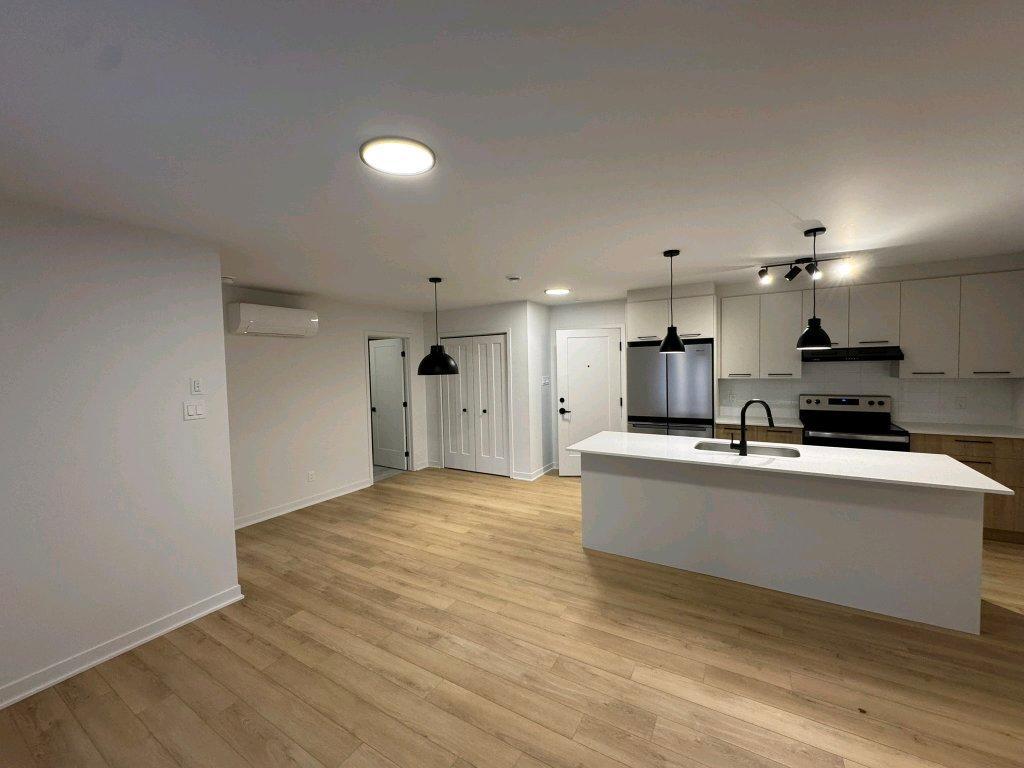 Logement 41/2 neuf ,électroménagers inclus. | 3198860