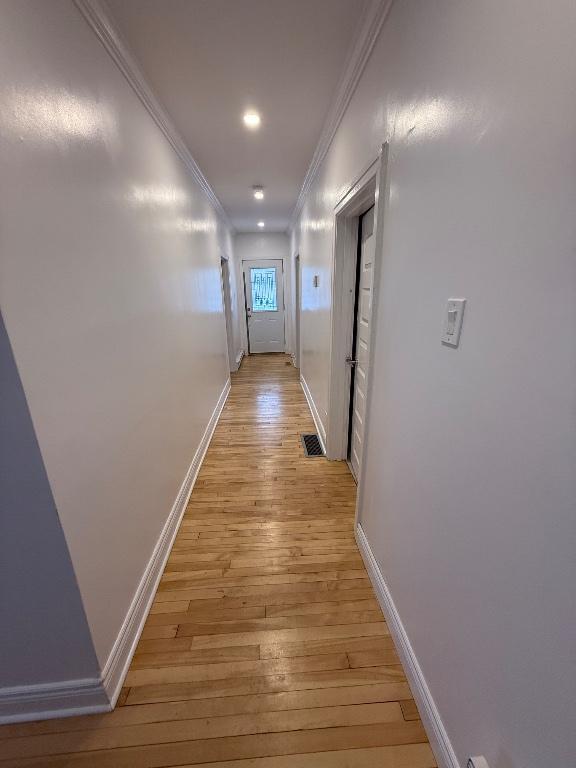 4 ½ lumineux avec grand espace atelier / rangement – Saint-Jérôme | 3199548