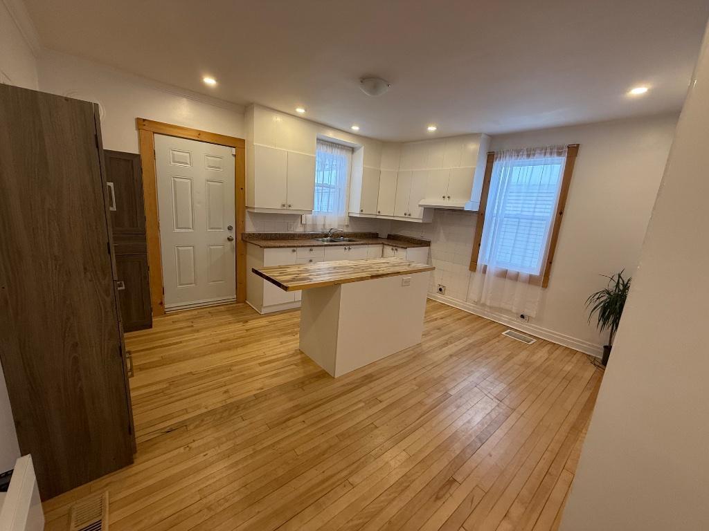 4 ½ lumineux avec grand espace atelier / rangement – Saint-Jérôme | 3199548