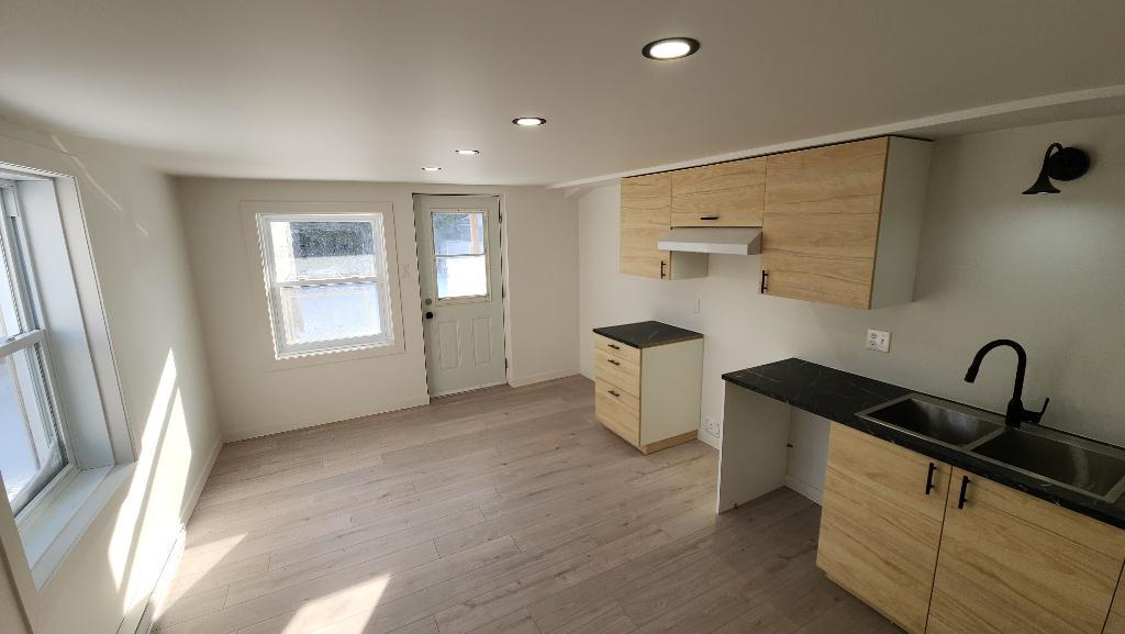 Grand 5½ sur deux étages – Cour - Garage à Salaberry-de-Valleyfield | 3201239