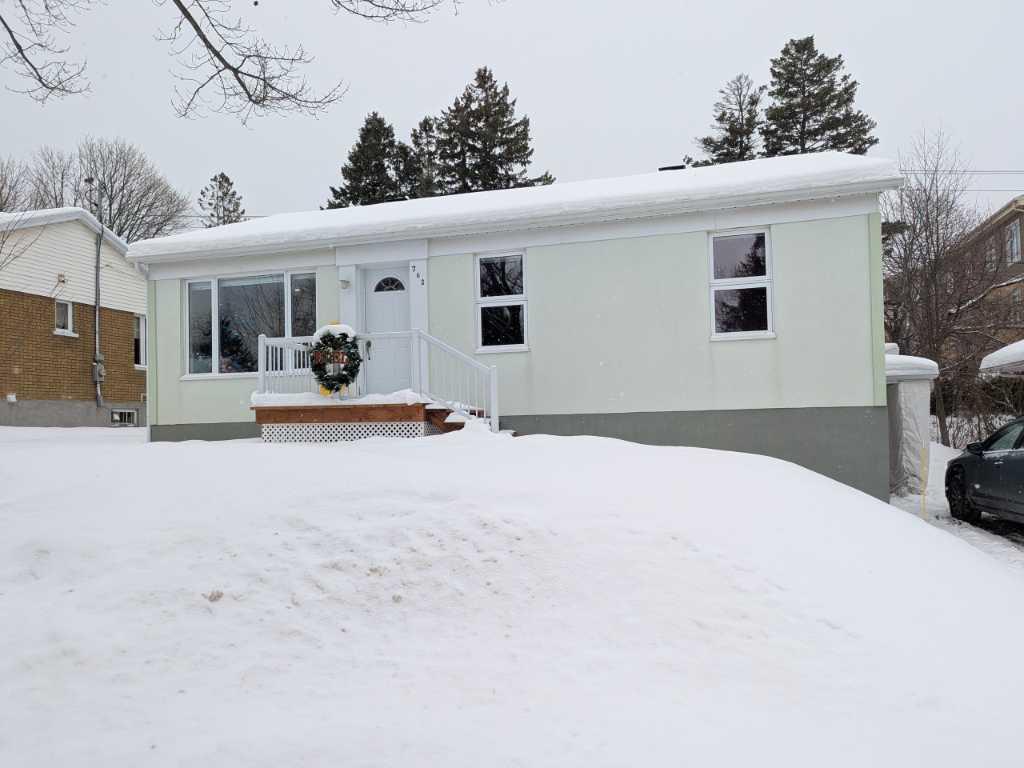 Maison à louer avec piscine – Québec (Sainte‑Foy) | 3204589