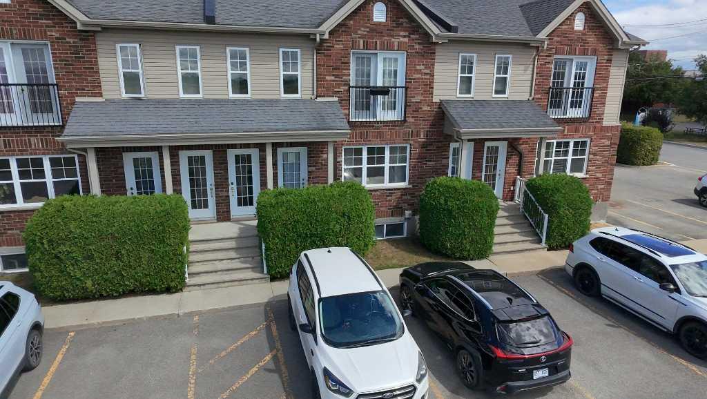 Condos à louer 7 1/2 | 3198892