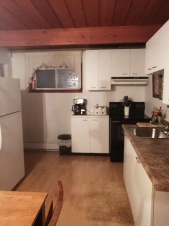 Batcheleur Grand 2 1/2 , Entièrement meublé, clé en main ! (Secteur Boisé du Golf) Secteur Privilégié ! | 3199885