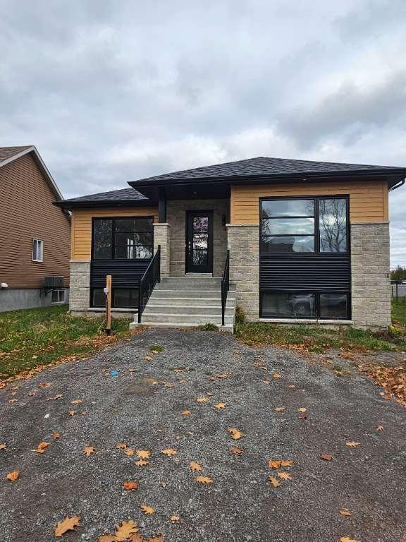 6 1/2 d'un Duplex à Louer à Grenville!!! | 3201334