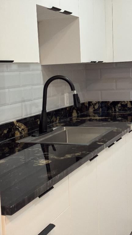 À louer appartement 4-1/2 non chauffé 3e étages | 3198273