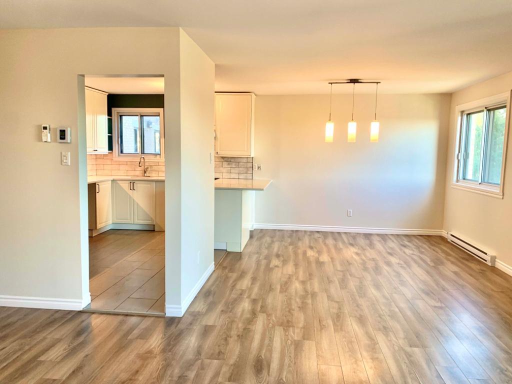 Spacieux et lumineux 4 1/2 ( Cession de Bail) | 3198290