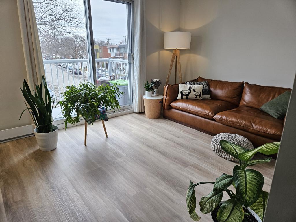 Grand 4 ½ , un superbe appartement rénové, lumineux et moderne a Ahuntsic | 3198304