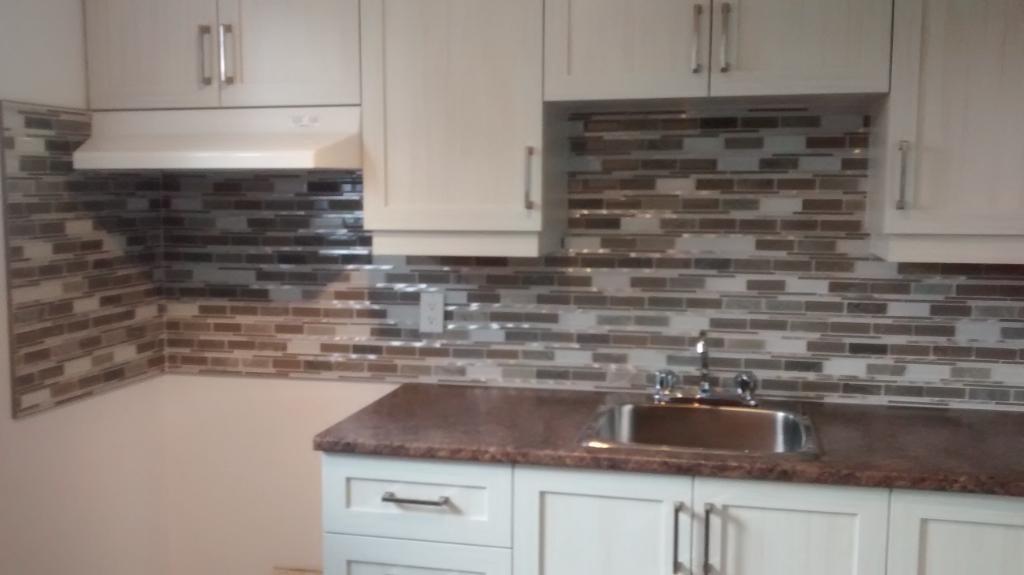 Beloeil grand 4 1/2 avec (2) stationnements déneigés ,entrée laveuse/sécheuse thermopompe, disponible pour le 1 Février 2026. | 3198731