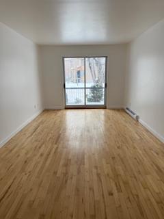 Grand 4 1/2 rez de chaussé | 3199441