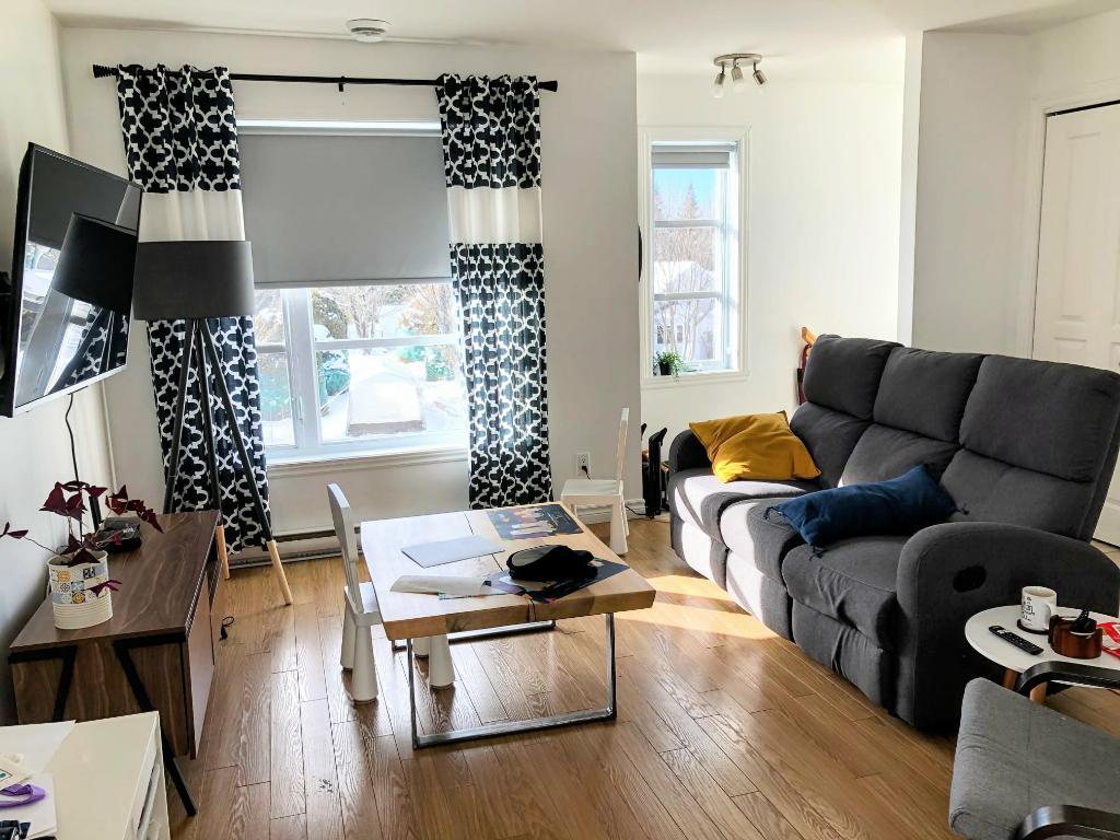 Lumineux et paisible 4 1/2 à Val Belair | 3199839