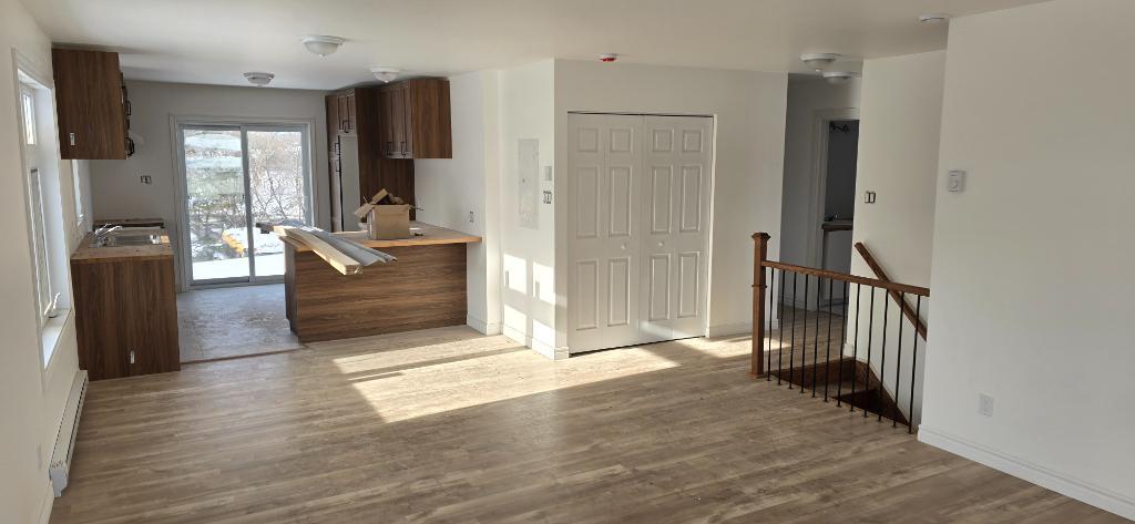 5 1/2 a louer, construction 2025, jamais habité, triplex tranquille proche du centre ville. | 3199898