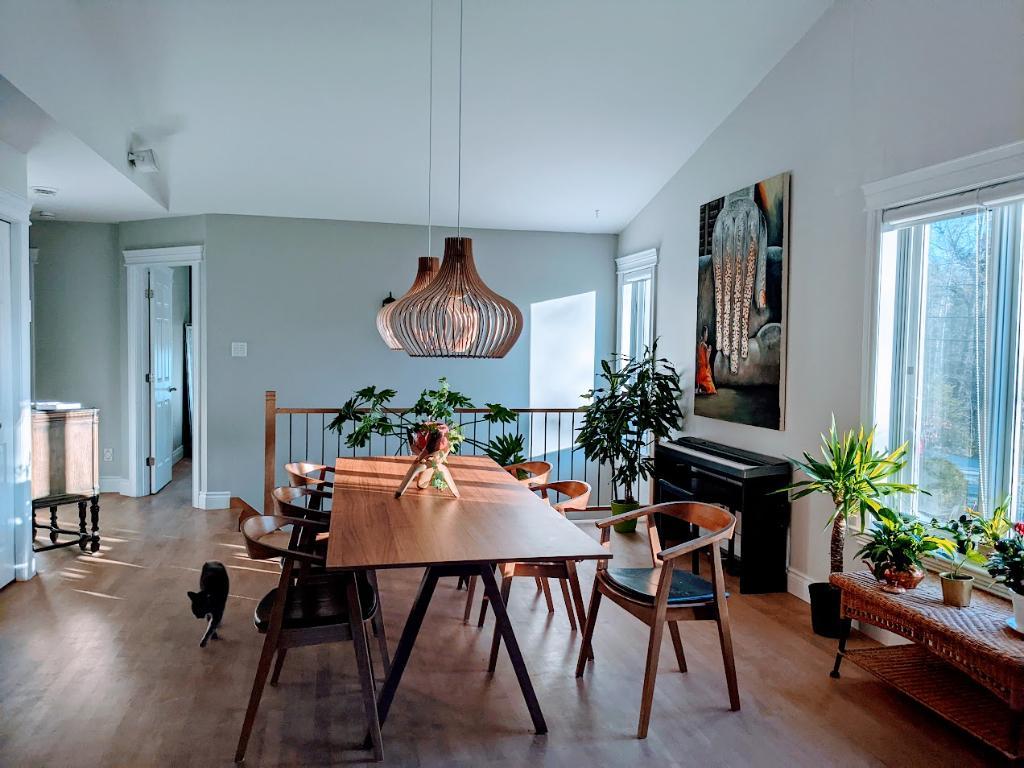 Maison à louer Estrie : Orford (Montagnac) 4 chambres; 2 SB; salle familiale ;piscine creusée chauffée; SPA. Entièrement meublée. Dispo 1er Juin 2026. | 3199953