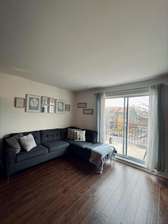 P.E. Trudeau grand 3 1/2 | 3200212