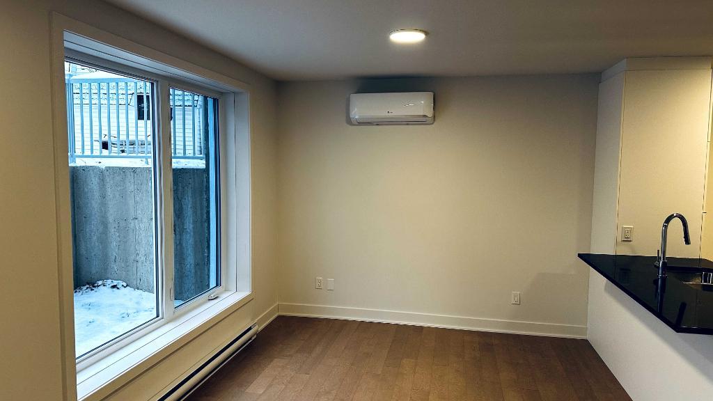 3 ½ Demi-sous-sol, proche de Grande allée / montée St-Hubert | 3200568