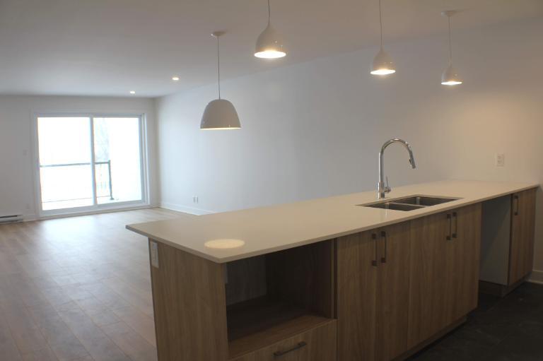 2 CH - 1 SDB - Granby - $1,600 /mo | 3200639