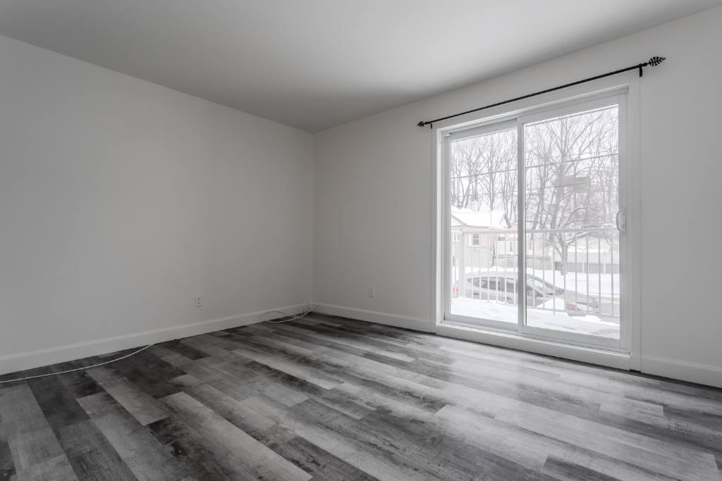 Beau 4 1/2 au 1er étage disponible le 1er juillet 2026. | 3201034